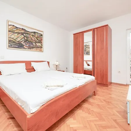 Veljko Gasthuis 3*