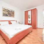 Veljko Гостевой дом 3*