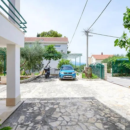 Veljko Maison d'hôtes Okrug Gornji